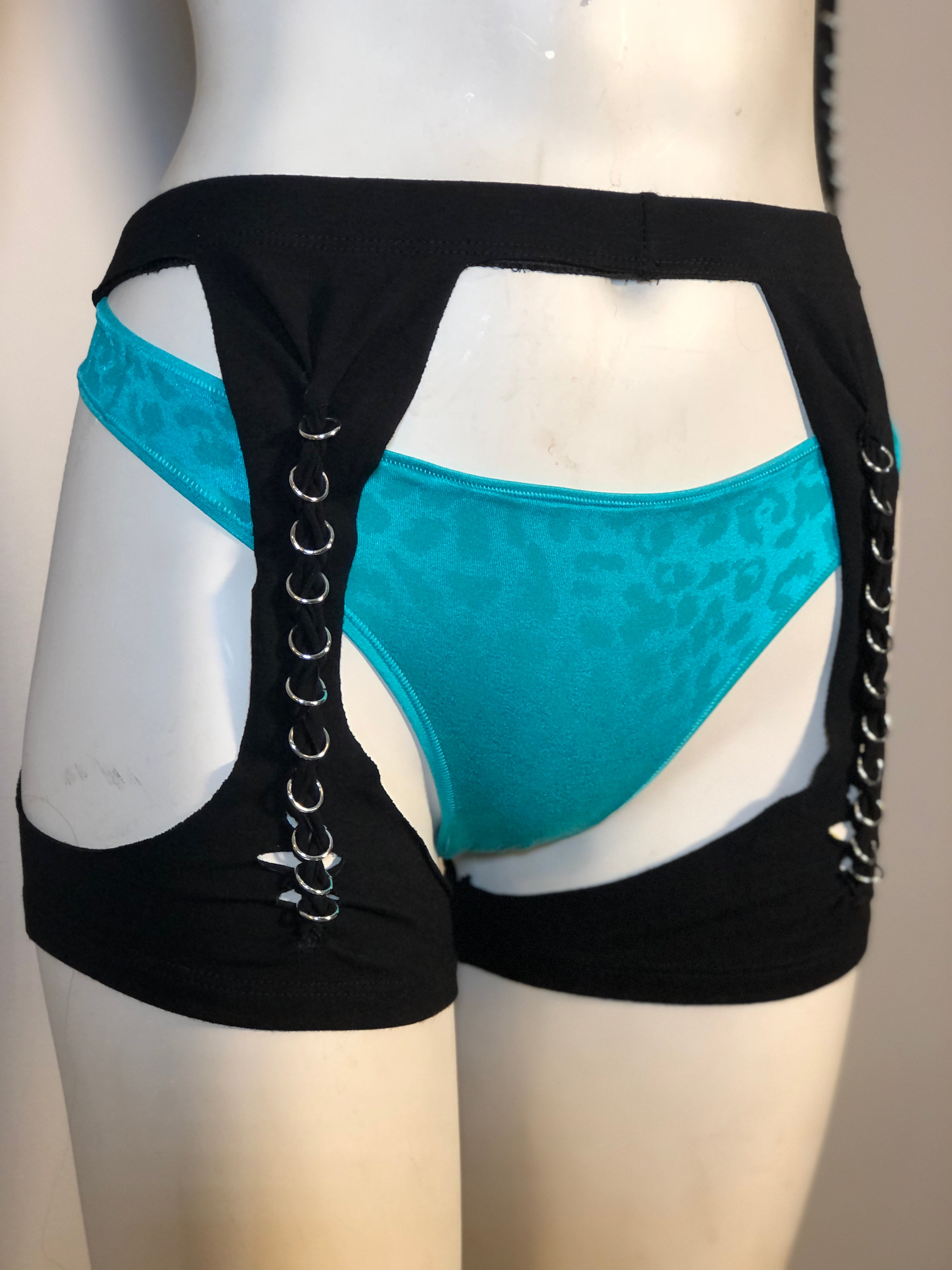 Pierced Slit Weave Sexy Garter Shorts