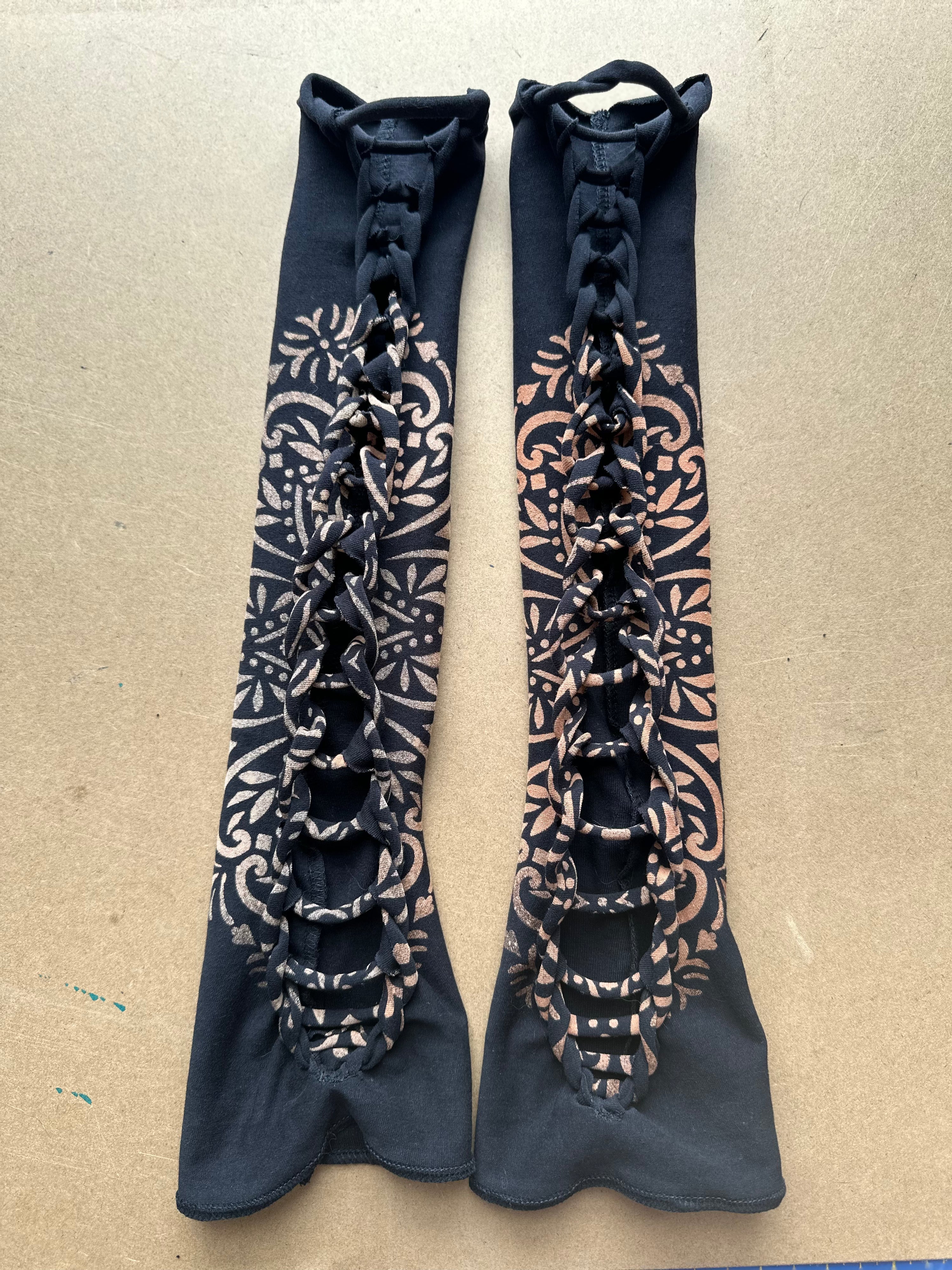 Mandala Bloom Bleached Gauntlets